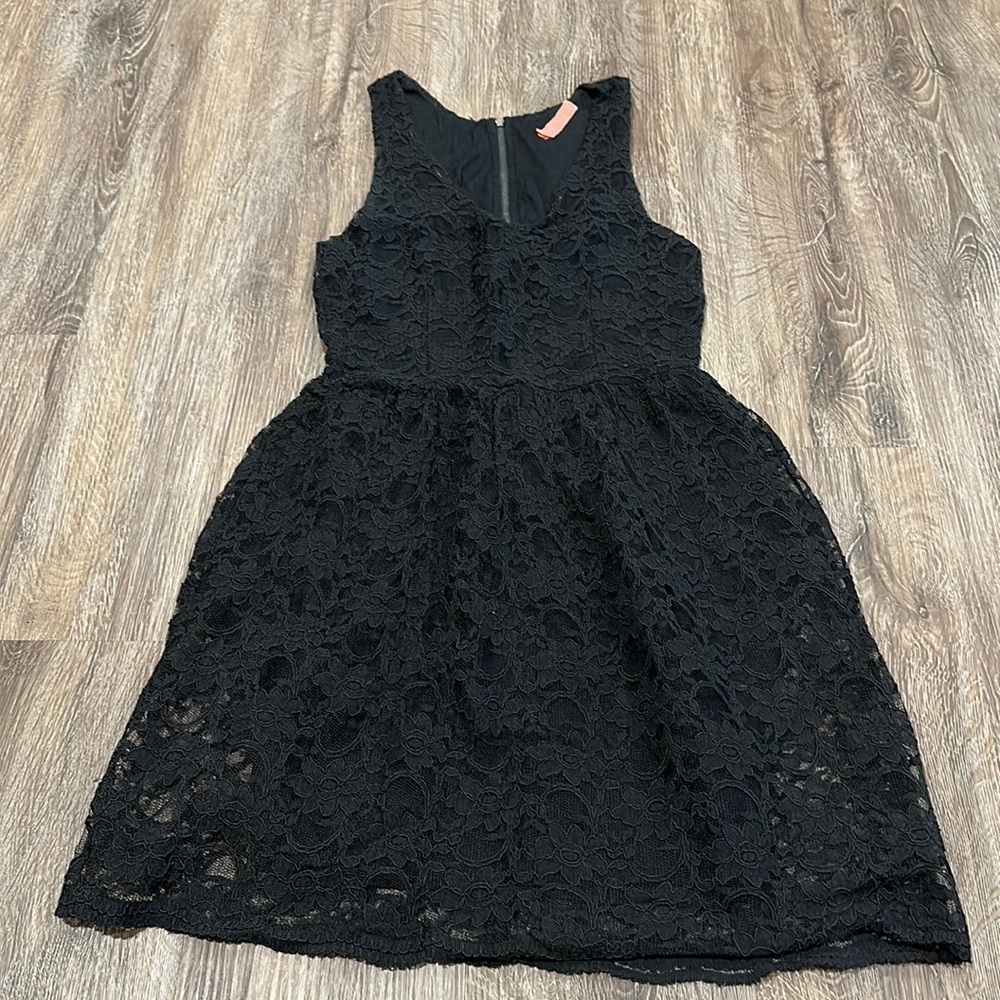 Eight Sixty Women’s Lace Dress - Size Medium